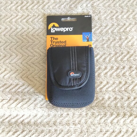 Lowepro Case for Camera, compatible with Panasonic Lumix DC ZS80 Digital Camera - Picture 1 of 8
